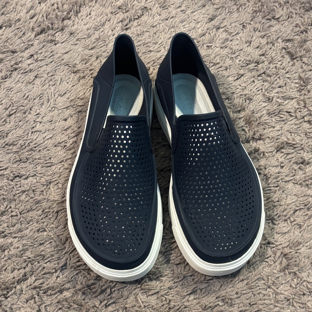 CROCS women’s shoes
